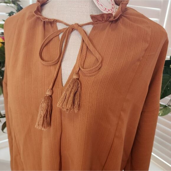 563 UMGEE CLAY TOP WITH TASSEL TIE LACE ACCENTS MUSTARD - Picture 3 of 7